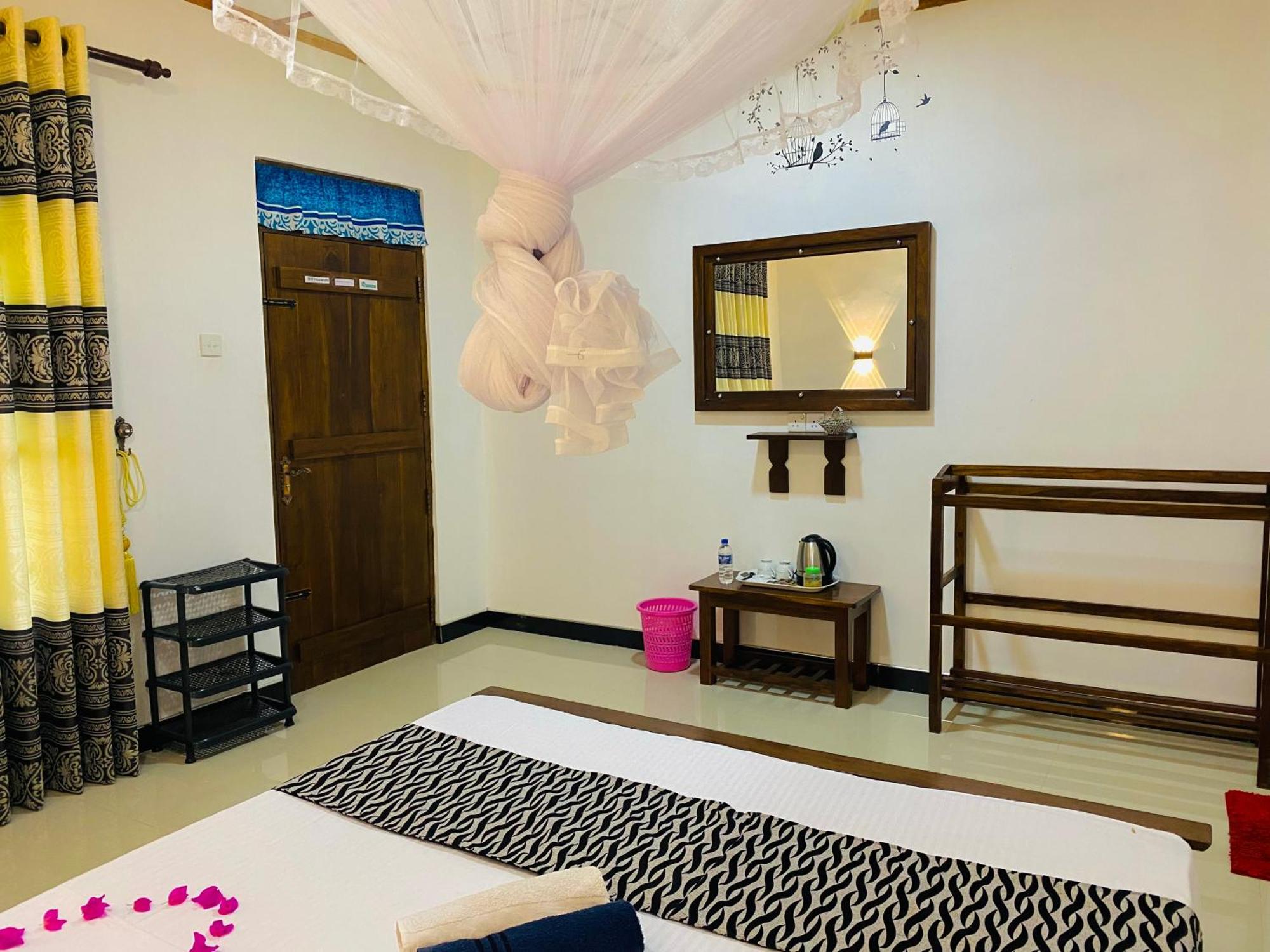 Lucky Villa Сигирия Екстериор снимка